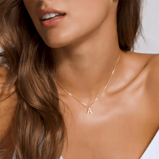 INITIALS Bokstavshalsband 18K - Jewelia
