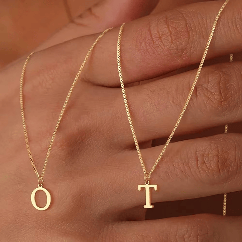 INITIALS Bokstavshalsband 18K - Jewelia